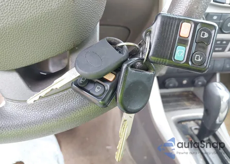 2010 Ford Focus Se z USA, uszkodzony, nr VIN 1FAHP3FN0AW193127